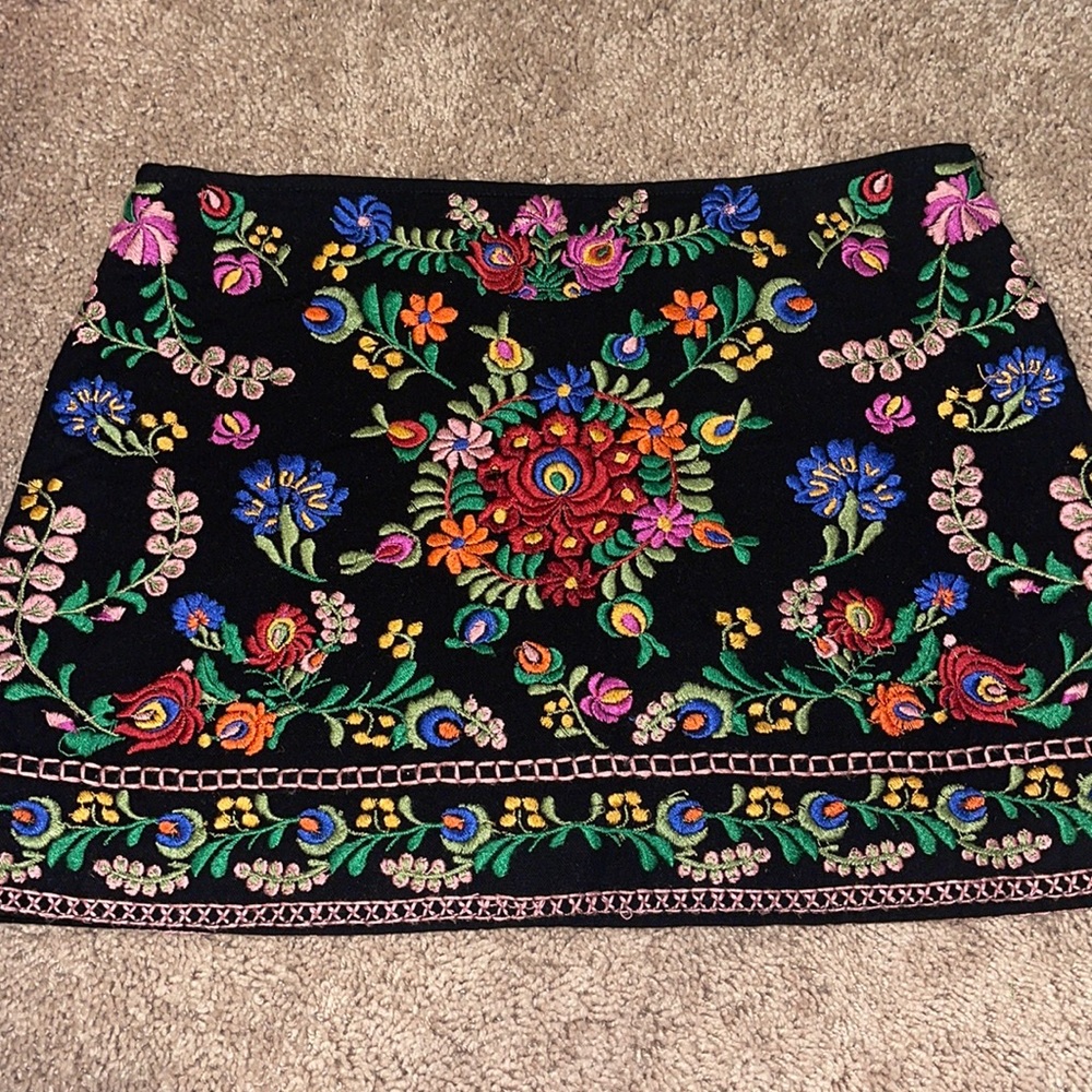 Zara embroidered skirt